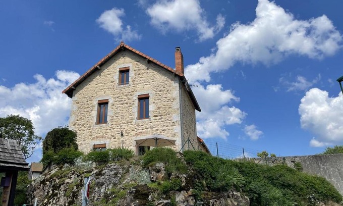 La Chabanne House | Maison moderne avec vue montagne Bourbonnaise - FR-1-489-341
