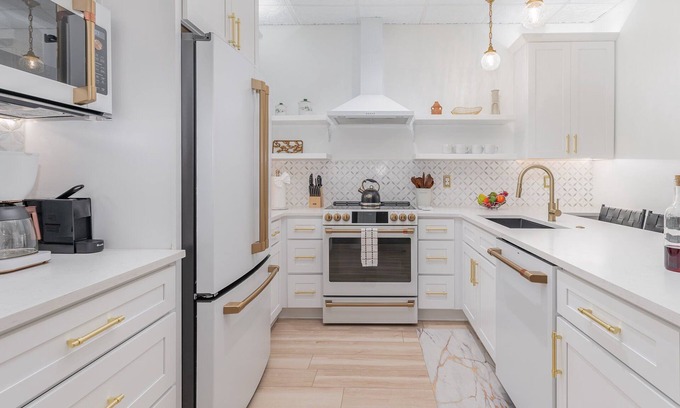 Downtown Nashville Cottage | Maison Modiste - Bankers Alley - Walk to Broadway
