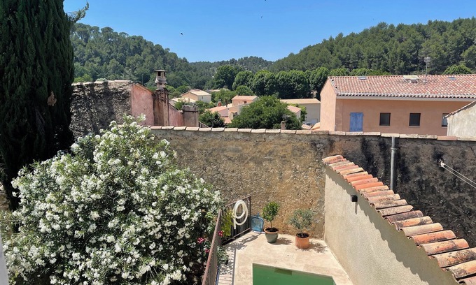 Meyrargues House | Maison Provençale de Charme Avec Piscine