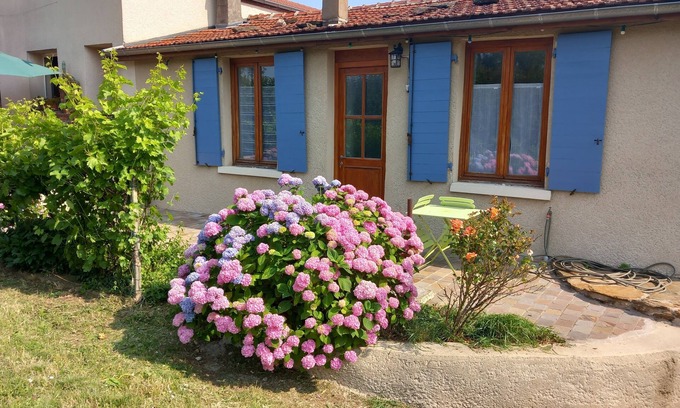 Givors House | Maison Rénovée à la Campagne