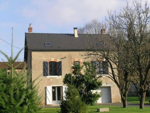Urcay House | Maison rénovée proche de la rivière, animaux admis, grand jardin - FR-1-489-128