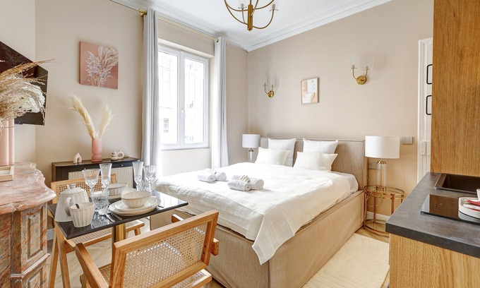 Quartier de la Folie-Mericourt Apartment | Maison République