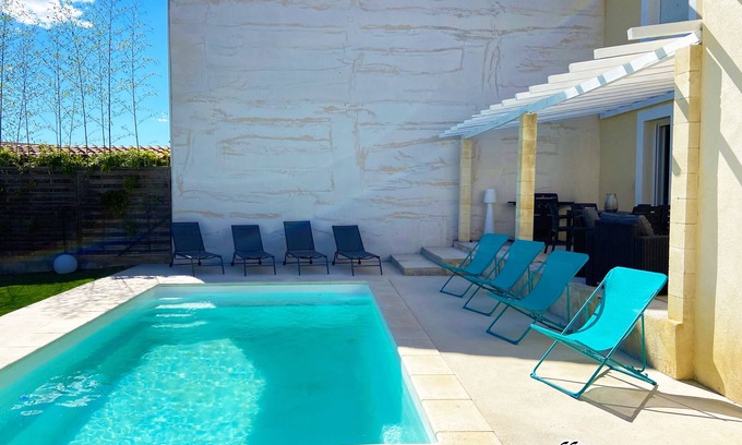 Aimargues Villa | Maison Romarin Avec Piscine