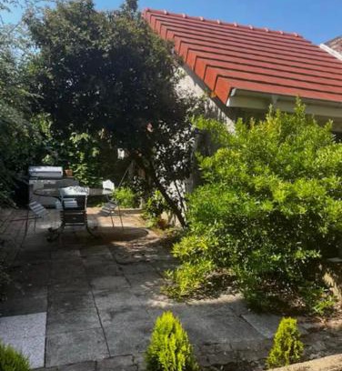 Le Creusot Apartment | Maisonnette centre ville avec patio