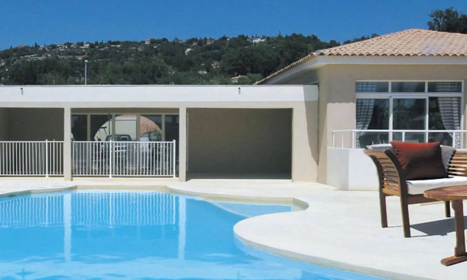 Montauroux House | Maisonnette confortable | Piscine sur place !