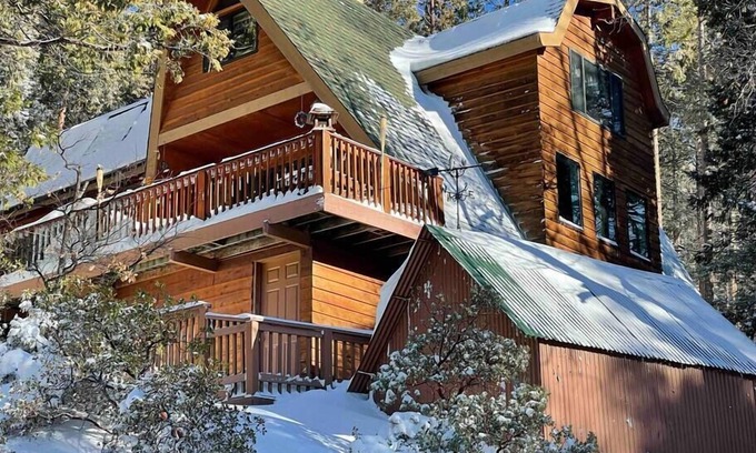 Alta Sierra Ski Chalet | Majestic Basque Chalet