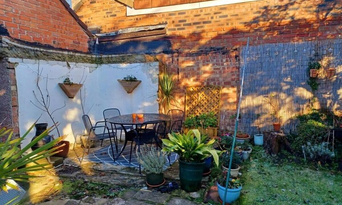 Liverpool House | Majestic! Beautiful home in a posh neighbourhood.