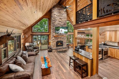 Eagle River House | Majestic Maples on Kentuck Lake in Eagle River WI