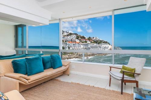 Bantry Bay Apartment | Majestic Views in Bantry Bay Gem