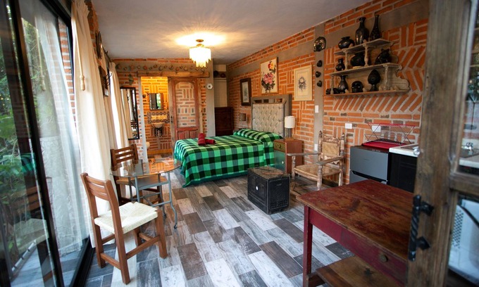 Cholula Apartment | Majikal BnB Martinlandia (Black Clay)
