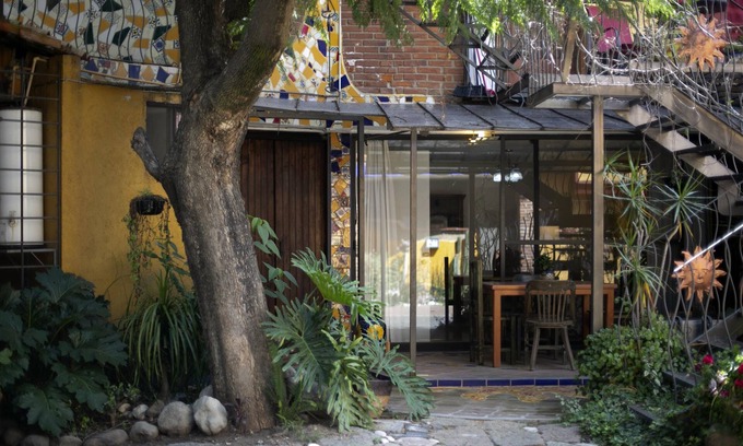Cholula Apartment | Majikal BnB Martinlandia (Sunflowers)