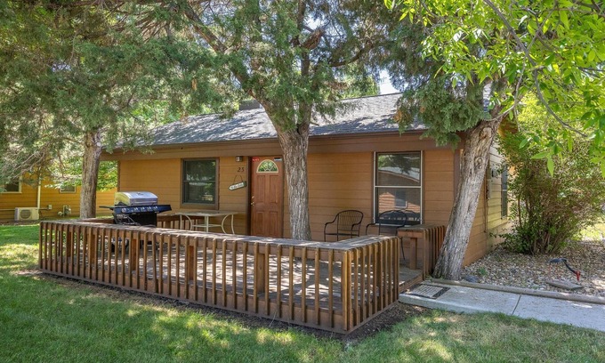 Rapid City Cabin | Make Memories from your Deck - In Rapid City On Canyon Lake Thirty Minutes from Mt Rushmore