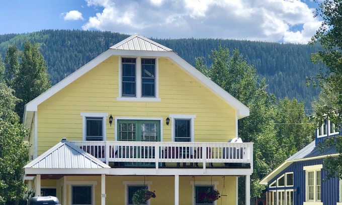 Crested Butte House | Make your plans early! Dates fill quicklynPet friendlynEV ChargernDon’t delay!nn
