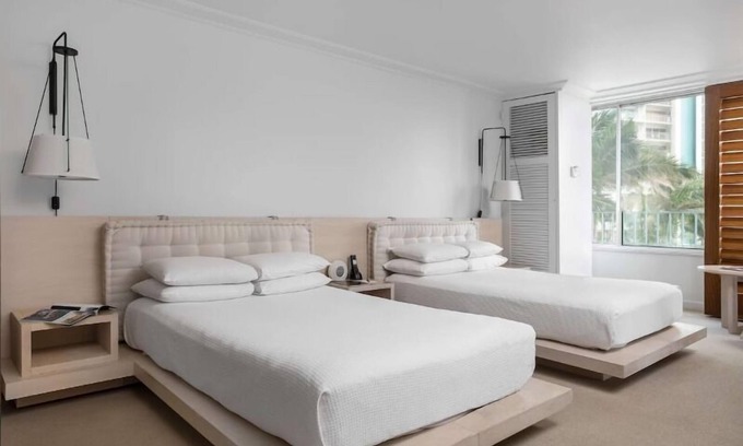 Waikiki Hotel | Making The Best Memories Along The Way! 2 Relaxing Units, Outdoor Swimming Pools