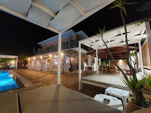 Messonghi Hotel | Makis louvlis apartments