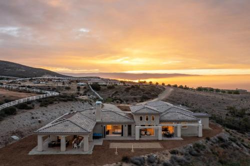 Temecula House | Malbec by AvantStay Incredible Estate w Panoramic Views Bocce Ball Court