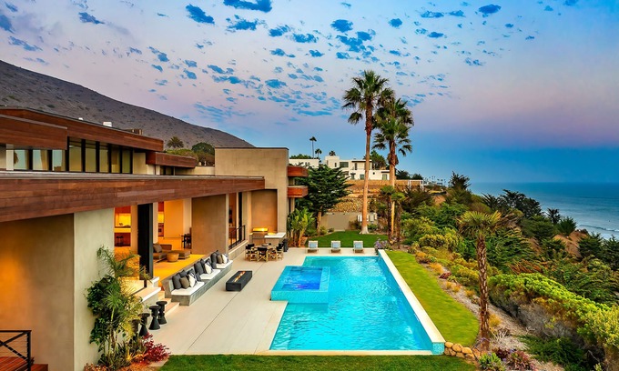 Malibu Villa | Malibu Oasis- The Premier, Exclusive Resort Retreat