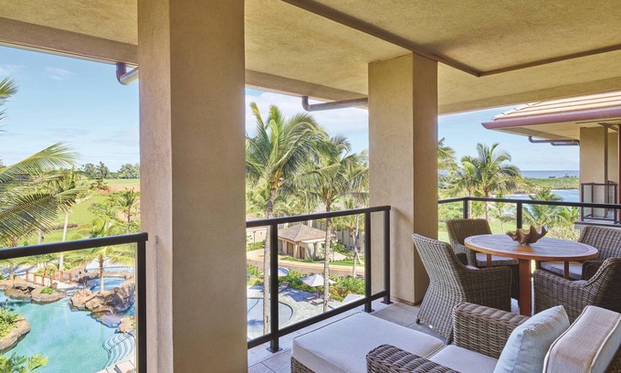 Foster Village Resort | Maliula 3-Bdrm Owner Designed Residence,Spacious Rooftop Terrace,Stunning Views