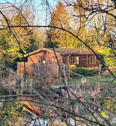 Tarset Ski Chalet | 'Mallard' Secluded Fishermans Lodge