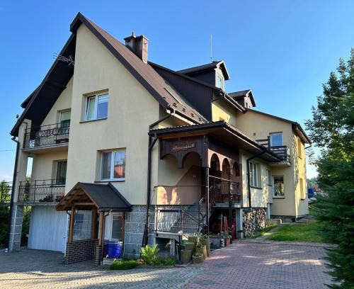 Polanczyk House | Malownicze Bieszczady - pokoje goscinne