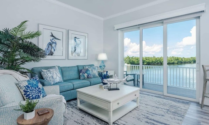 Cape Harbour Apartment | Manatee Suite 1 Funky Fish House at Cape Harbour