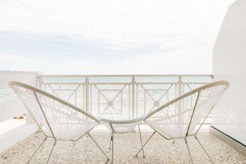 Neoi Epivates Apartment | Manda Ray Seafront Apartment Endless Blue View