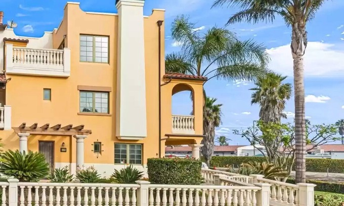 Oxnard Shores House | Mandalay Shores Townhome