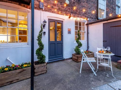 Worcester Apartment | Mandarin Court Boutique City Centre Apartment