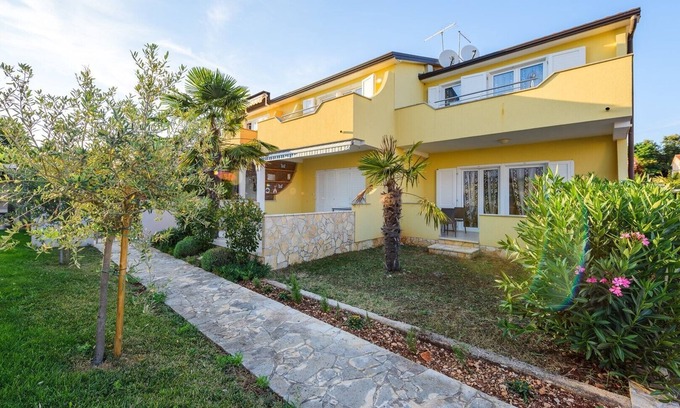 Lovrecica Apartment | MANFROI house with apartments/Arancia apartment