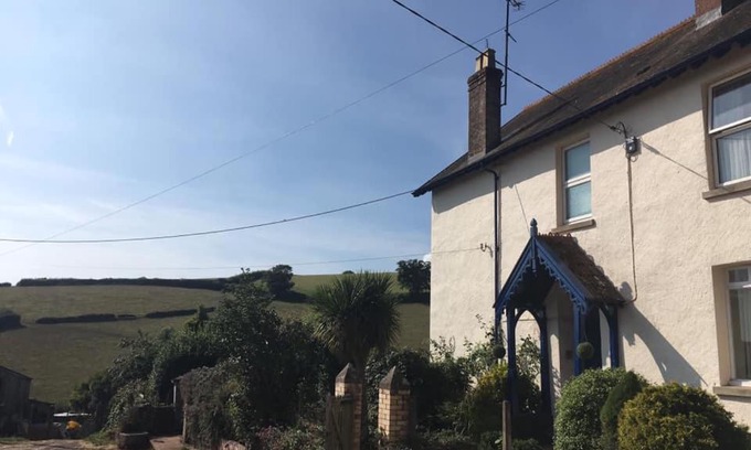 Dawlish House | Manor Farm