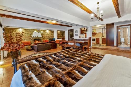 Kastoria Apartment | Manor House est. 1890