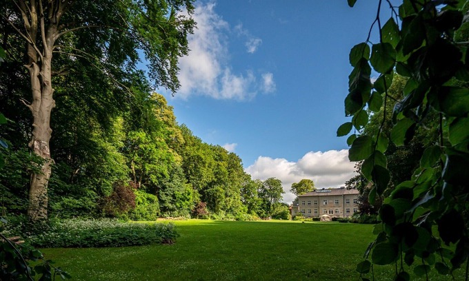 Baumgarten House | Manor Lakeside Escape