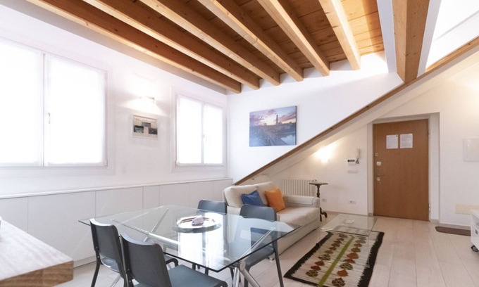 Zona Solari Apartment | Mansarda Cola di Rienzo