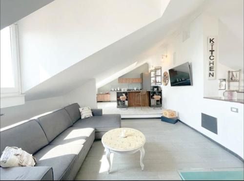 Savona Apartment | Mansarda Vista Mare a Zinola