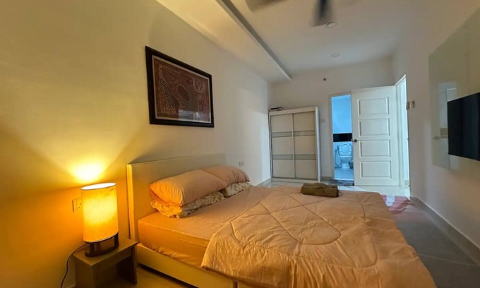 Downtown George Town Condo | Mansion one Gurney Bay at George Town walk by to Gleneaglesnn