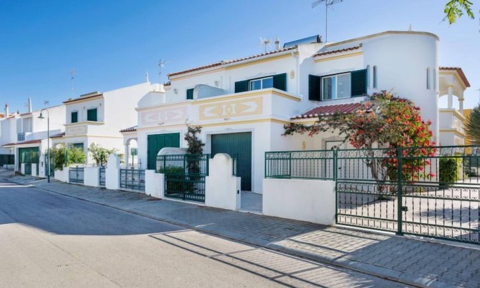 Manta Rota House | Manta Rota 450m from the Beach by Interhome