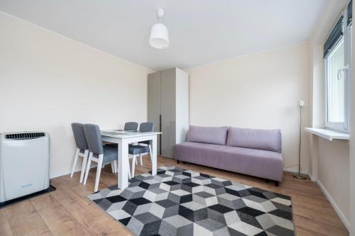Baluty Apartment | Manufaktura Comfort Stay Apartment by BookingHost