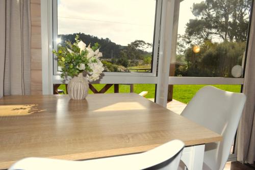 Kaukapakapa Bed & Breakfast | Manuka Views - Close to Thermal Hot Pools