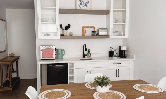 North Cowichan Apartment | Maple Bay Hideaway suite NEW - 1 Bed 1 bath in Maple Bay