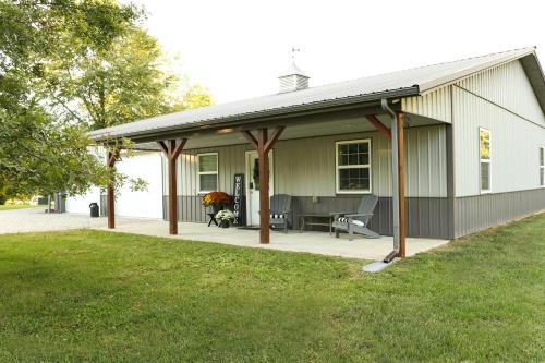 Pierceville House | Maple Lawn