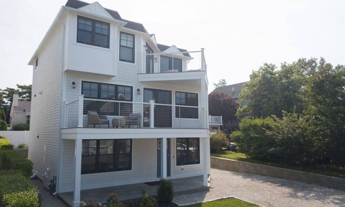 Easton's Point House | Mar Azul - A 5 star experience by the beach