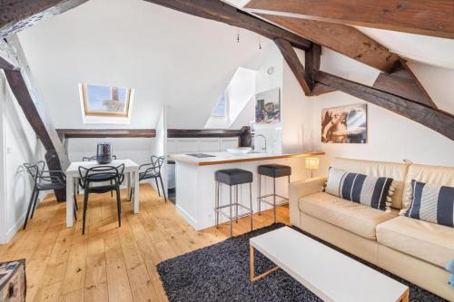 Saint-Gervais Apartment | Marais Rooftop Apartment