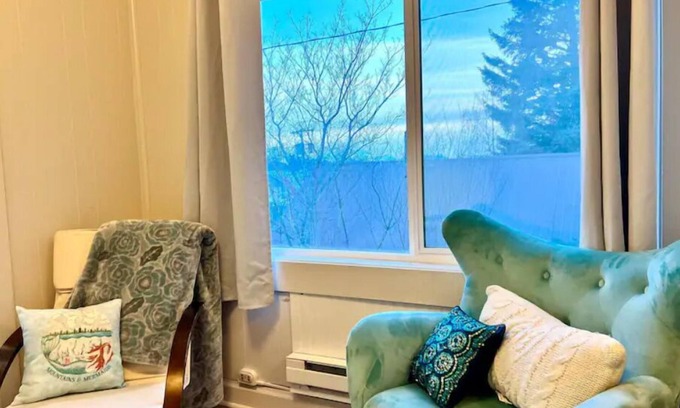 Seward Apartment | Marathon Historic Apartments- Bayview - Heart of downtown -Charming 1 bedroom