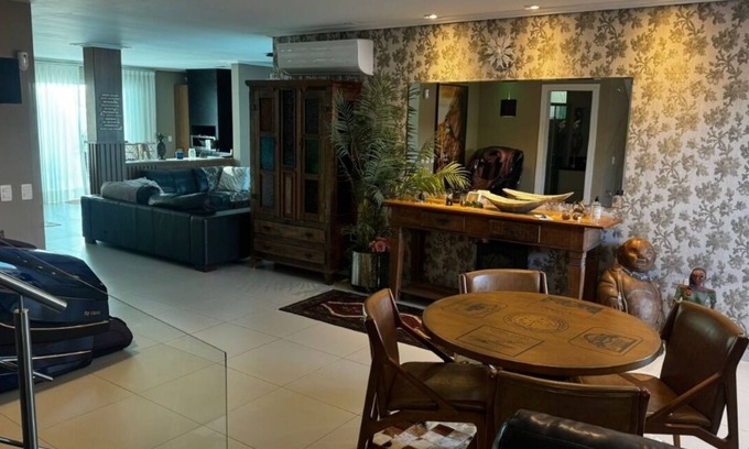 Florianopolis House | Maravilhosa casa com 4 quartos em Florianópolis- frente mar