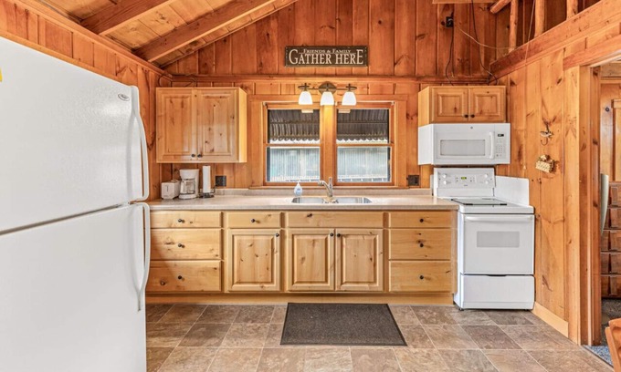 Brill Cabin | Marawaraden Summary: