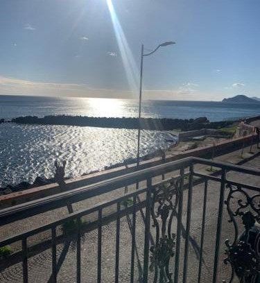 Pozzuoli Apartment | MARE DI NAPOLI