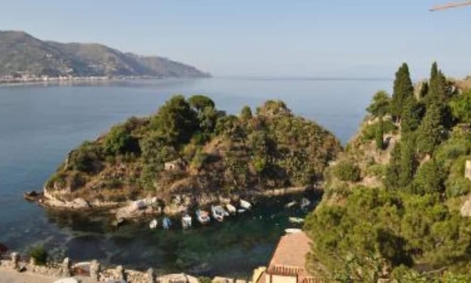 Mazzaro House | Mare Mare Mare: stunning view, tastefully furnished & equipped renovated house