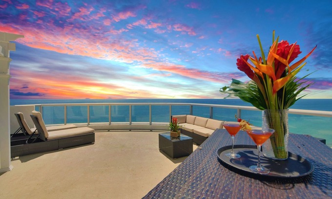 Sunny Isles Beach Resort | Marenas Beach Resort