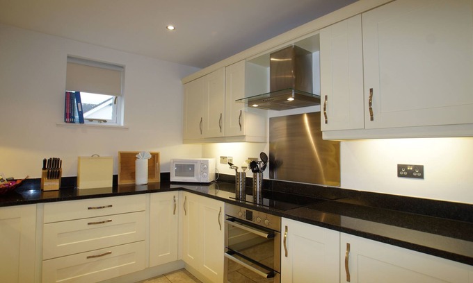 Pooley Bridge Cottage | MARGARET HOUSE, family friendly, with a garden in Pooley Bridge