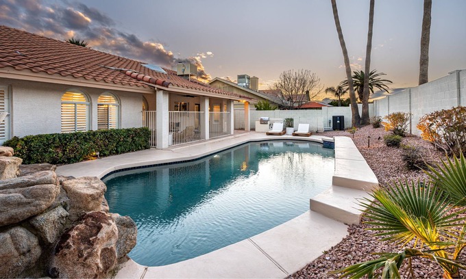 La Paz At Desert Springs House | Marilyn offers full relaxation nearby desirable shopping and entertainment